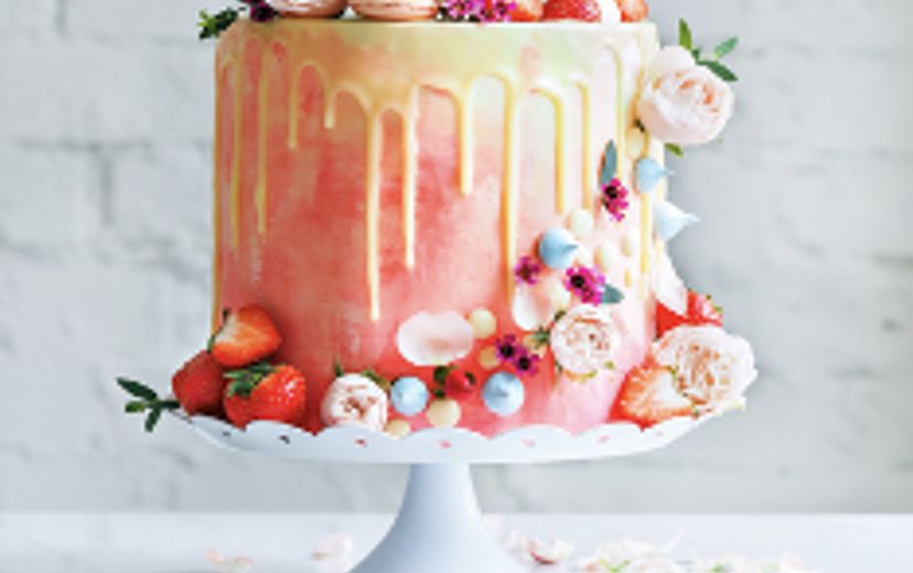 Macaroon & Fresh Flowers Cake (20CM)