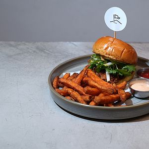 SPICY CHICKEN BURGER