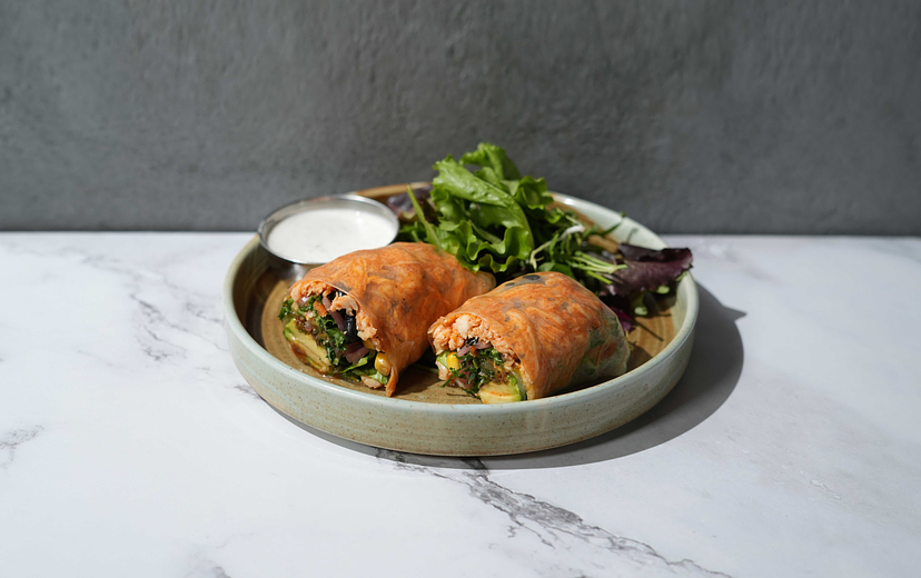 BUFFALO CHICKEN HAND ROLL