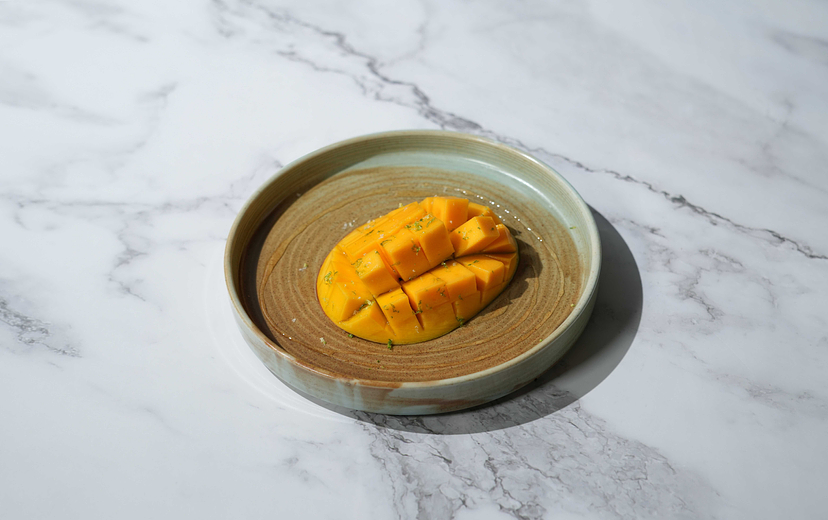 HALF SLICED MANGO