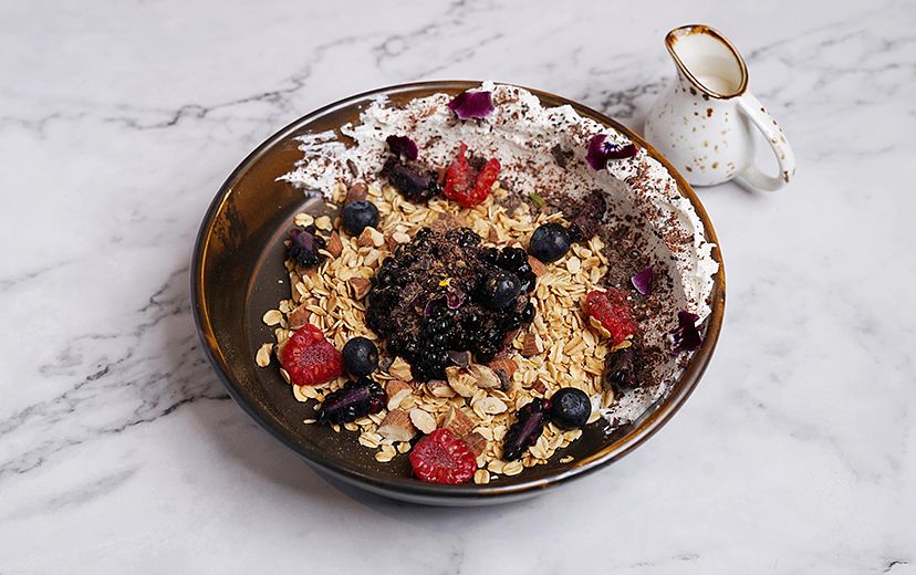 BLUEBERRY & GRANOLA YOGHURT