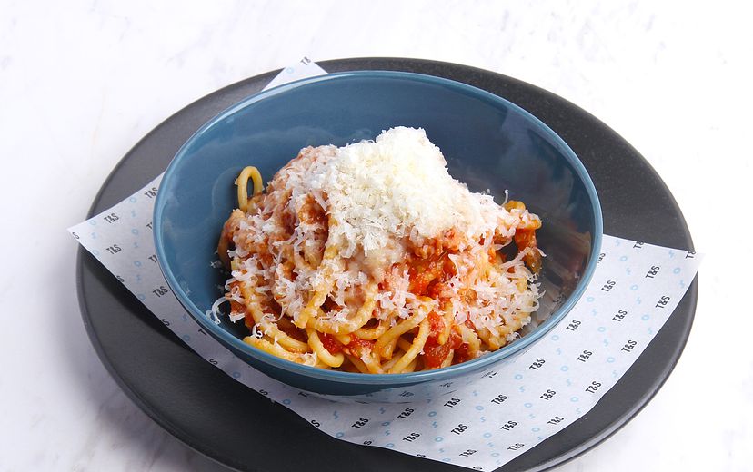 SPAGHETTI WITH HOMEMADE TOMATO SAUCE