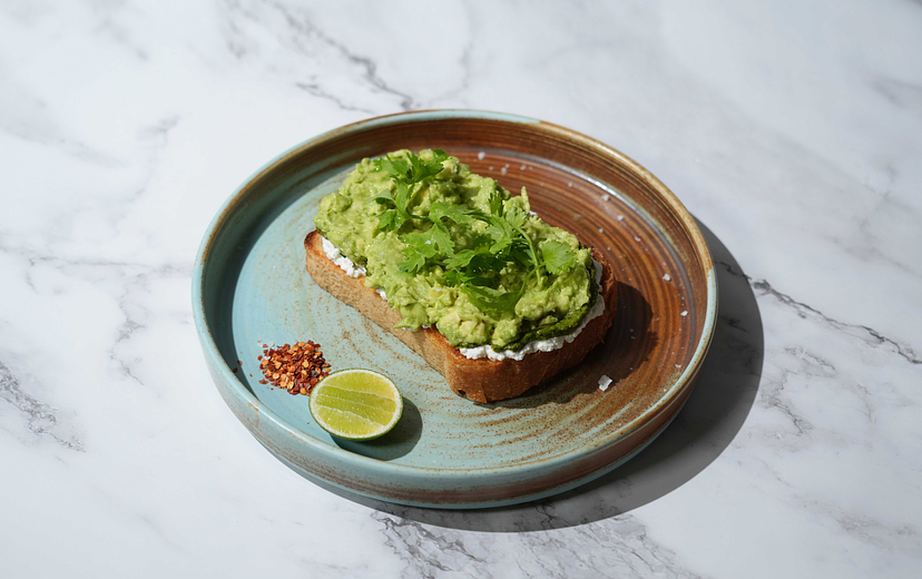 SMASHED AVO & RICOTTA ON TOAST