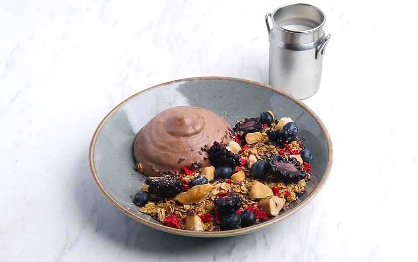 CHOCOLATE GRANOLA