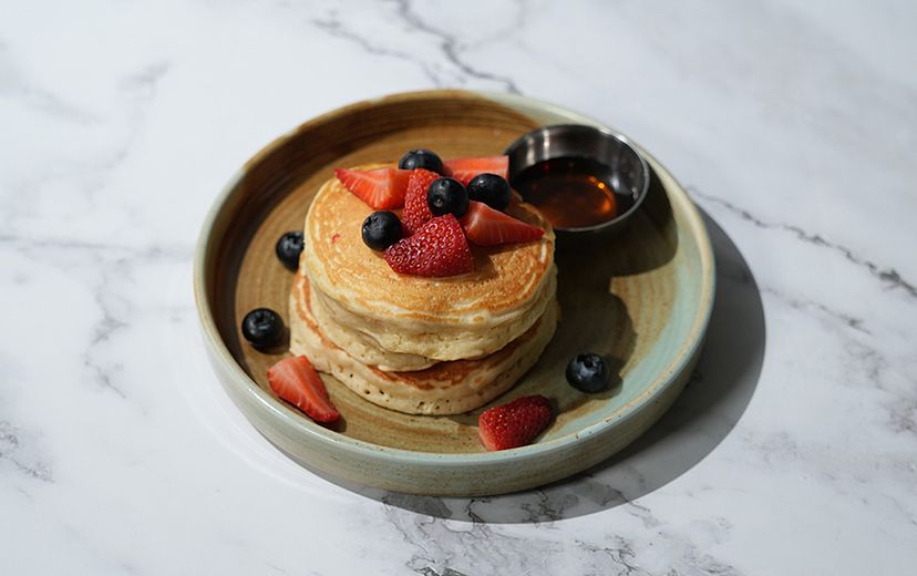 PANCAKES MIXED BERRIES