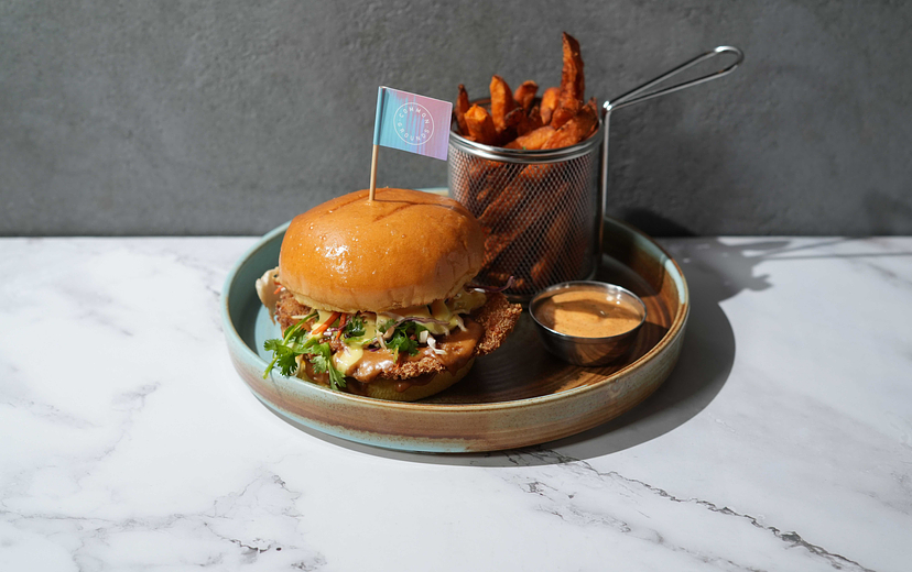 MEKONG CHICKEN BURGER