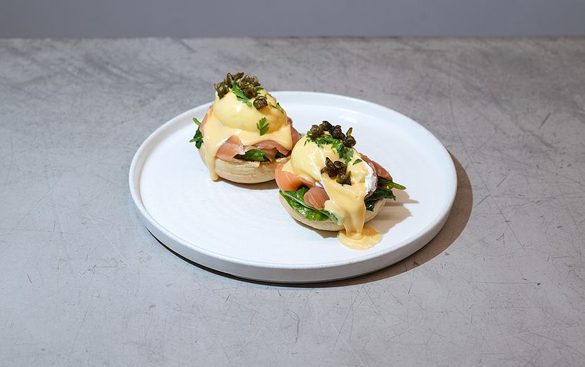 SALMON BENEDICT