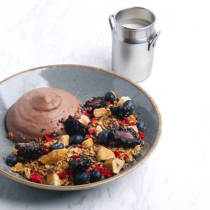 CHOCOLATE GRANOLA