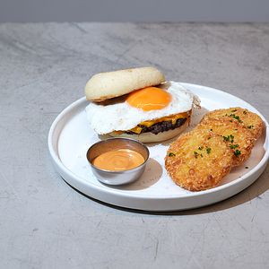 ENCOUNTER BREAKFAST BURGER
