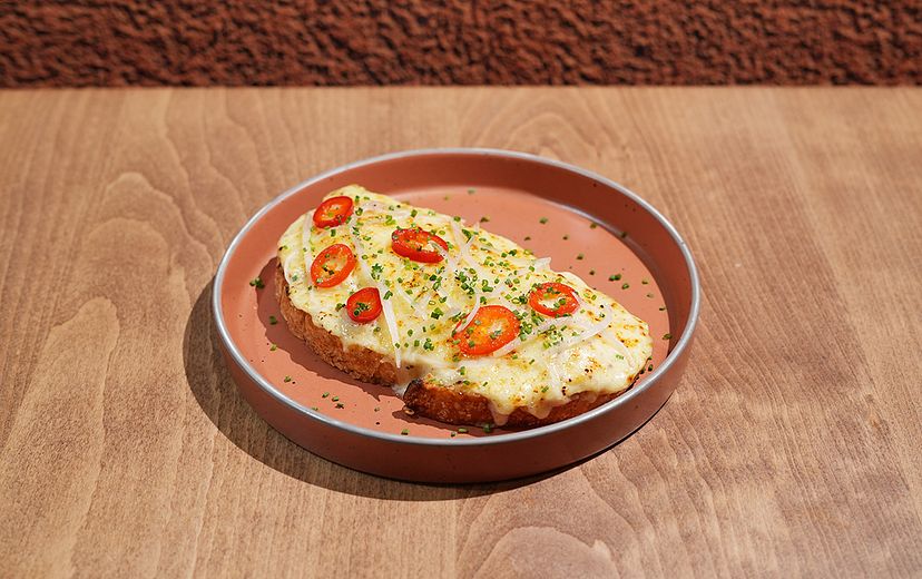 LEEK & CHEDDAR TOAST