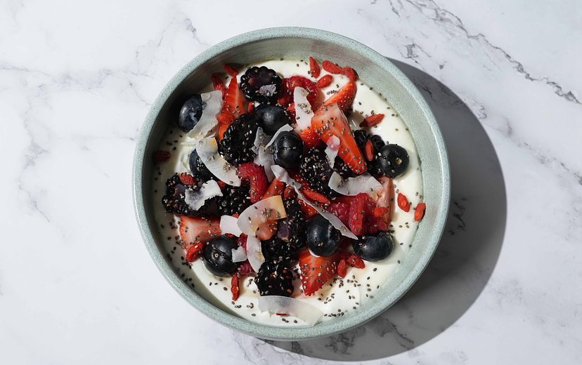 MIXED BERRIES & GREEK YOGHURT BOWL