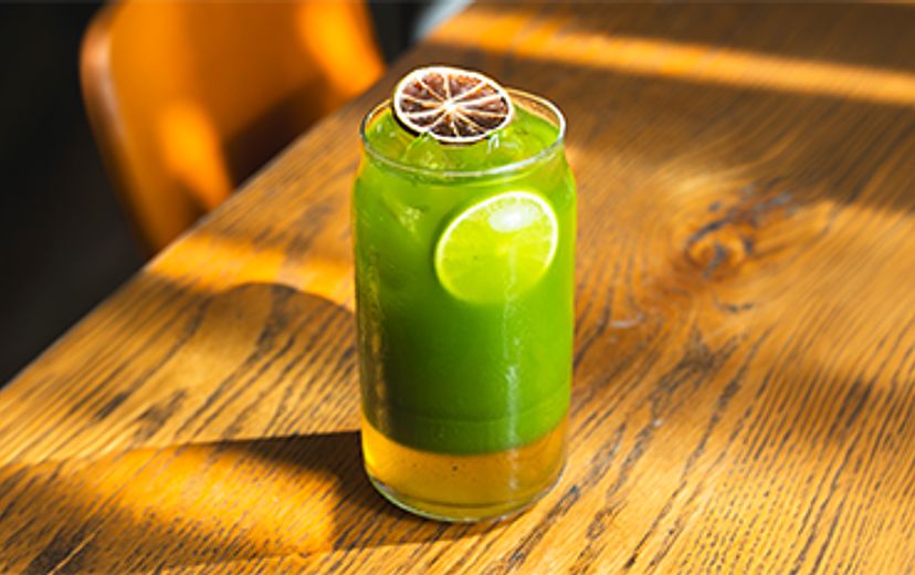 FIZZY MATCHA AND PEACH