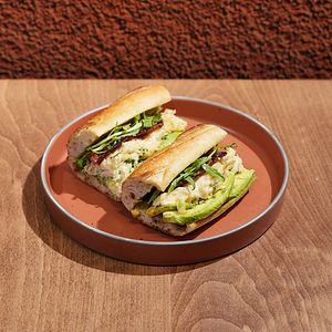 ROASTED CHICKEN & BACON BAGUETTE
