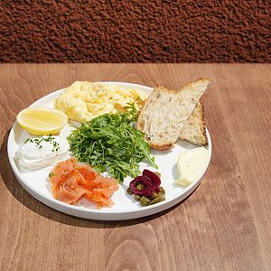 HARVEST SALMON PLATTER