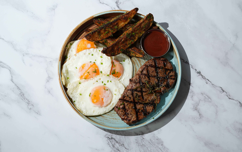 GRASS FED STEAK N’ EGGS