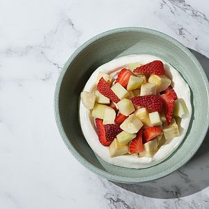 FRUIT SALAD WITH YOGURT